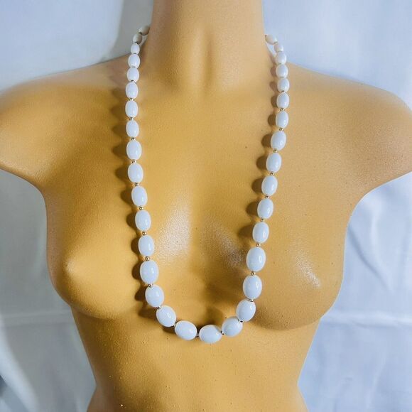 Vintage Monet Necklace White Gold Beaded Beads Strand ￼￼ 28” Gold Clasp 4507 - Picture 7 of 14